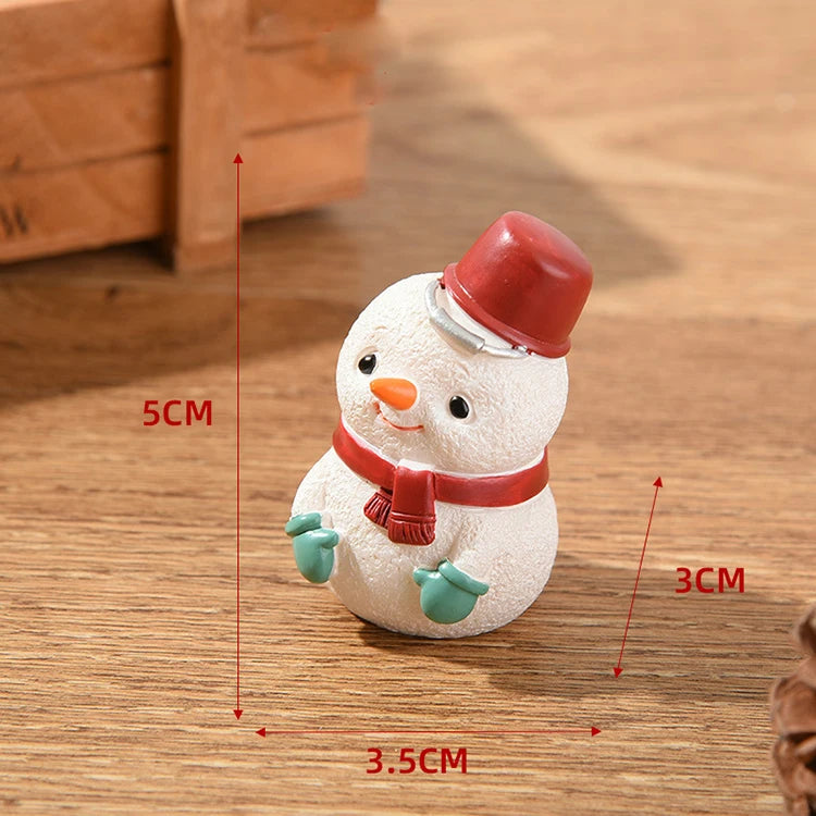Christmas Resin Family Small Animal Ornaments Creative Home Decoration Mini Christmas Tree Old Man Christmas Gift