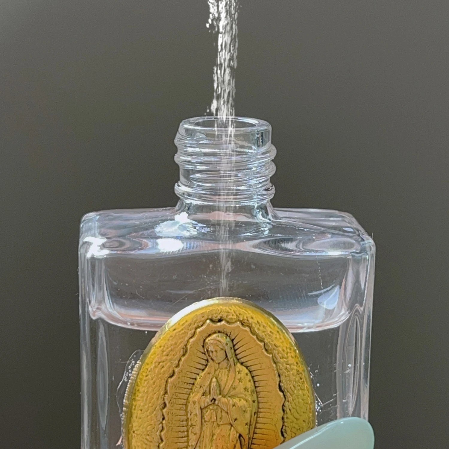 1/2pcs Holy Jesus Bottle Religious Cross Christian Virgin Sculpture Bottle Holy Water Storage Perfume Lotion Separate Bottles