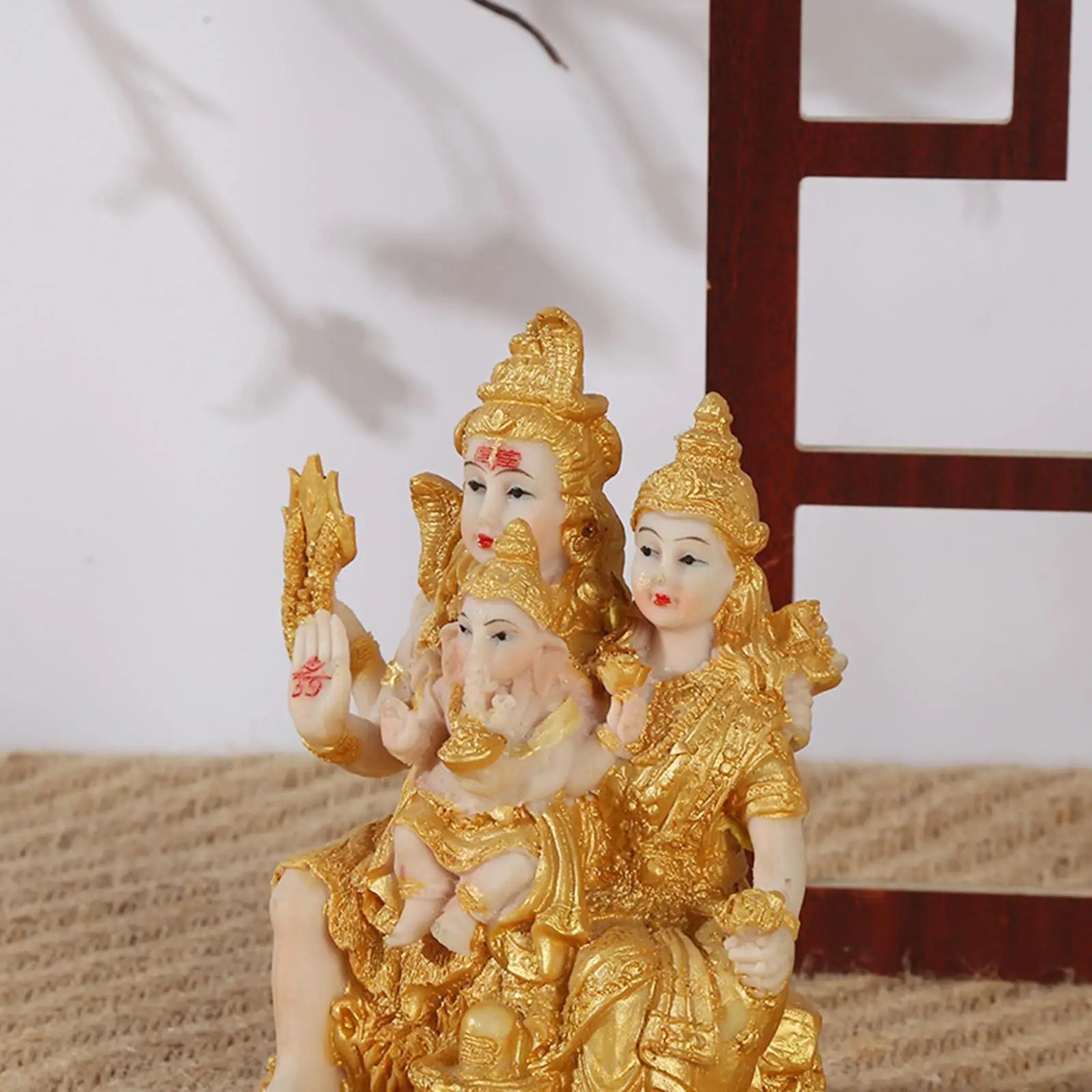 Hindu Deity Hindu Decoration Holding Baby Fengshui Gifts Buddha Statue for Altar