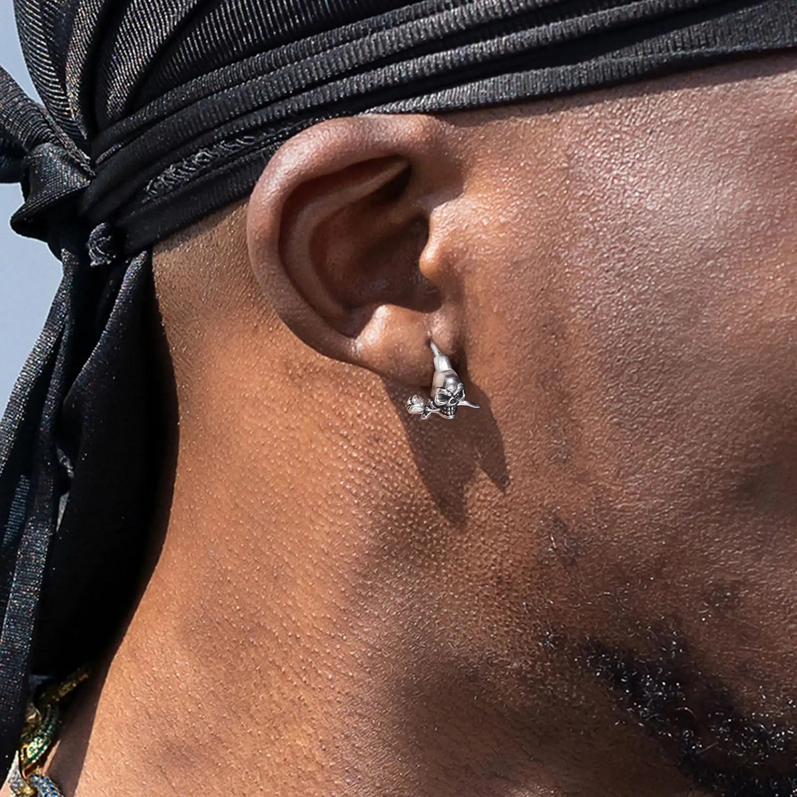 Vnox Gothic Skull Skeleton Huggie Hoop Earrings for Men Boys, Rock Punk Stainless Steel Cocktail Party Halloween Gift Jewelry