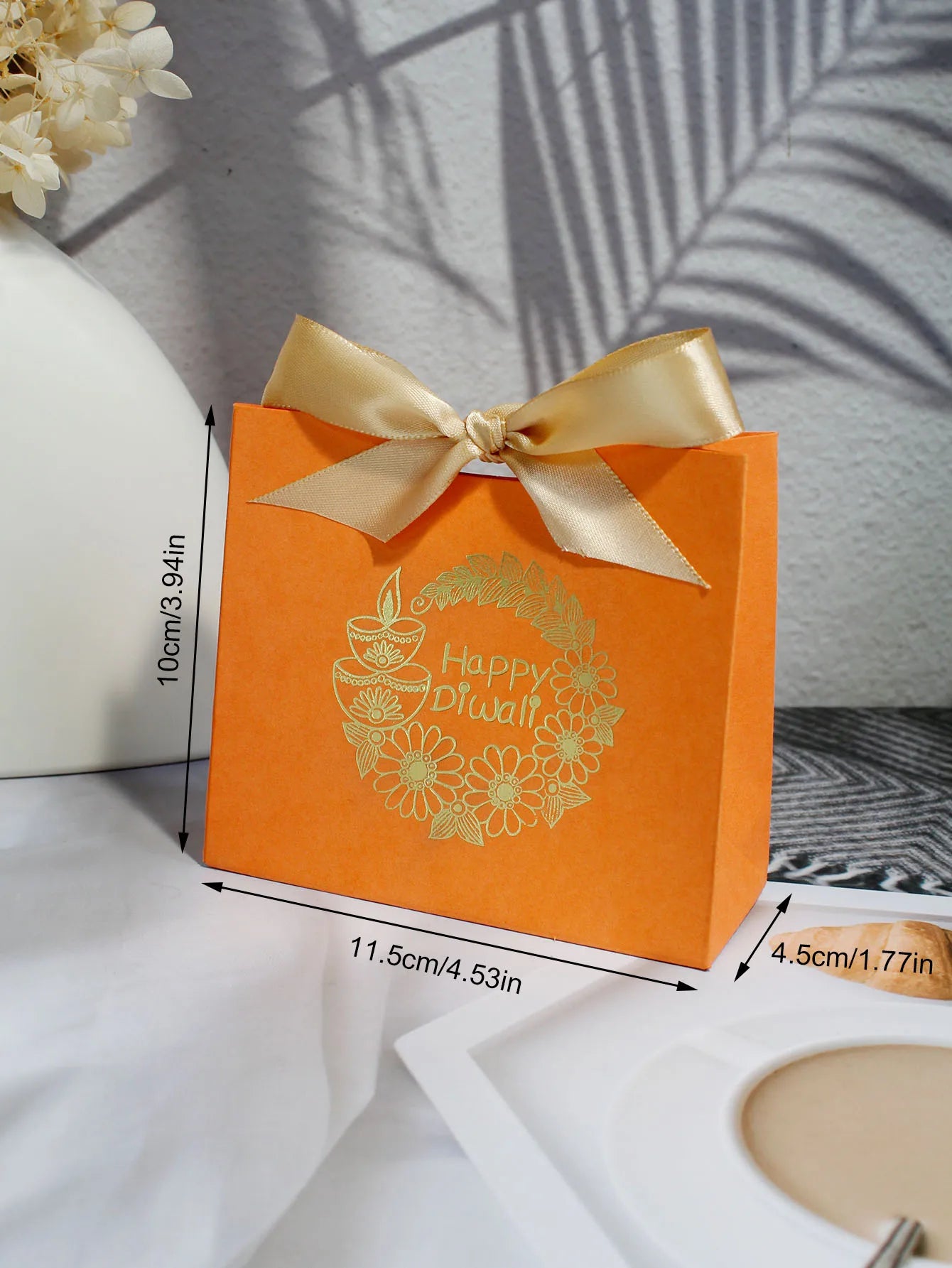 Indian Diwali candy box with four styles of ribbons, suitable for festivals, parties, family gatherings, and other occasions