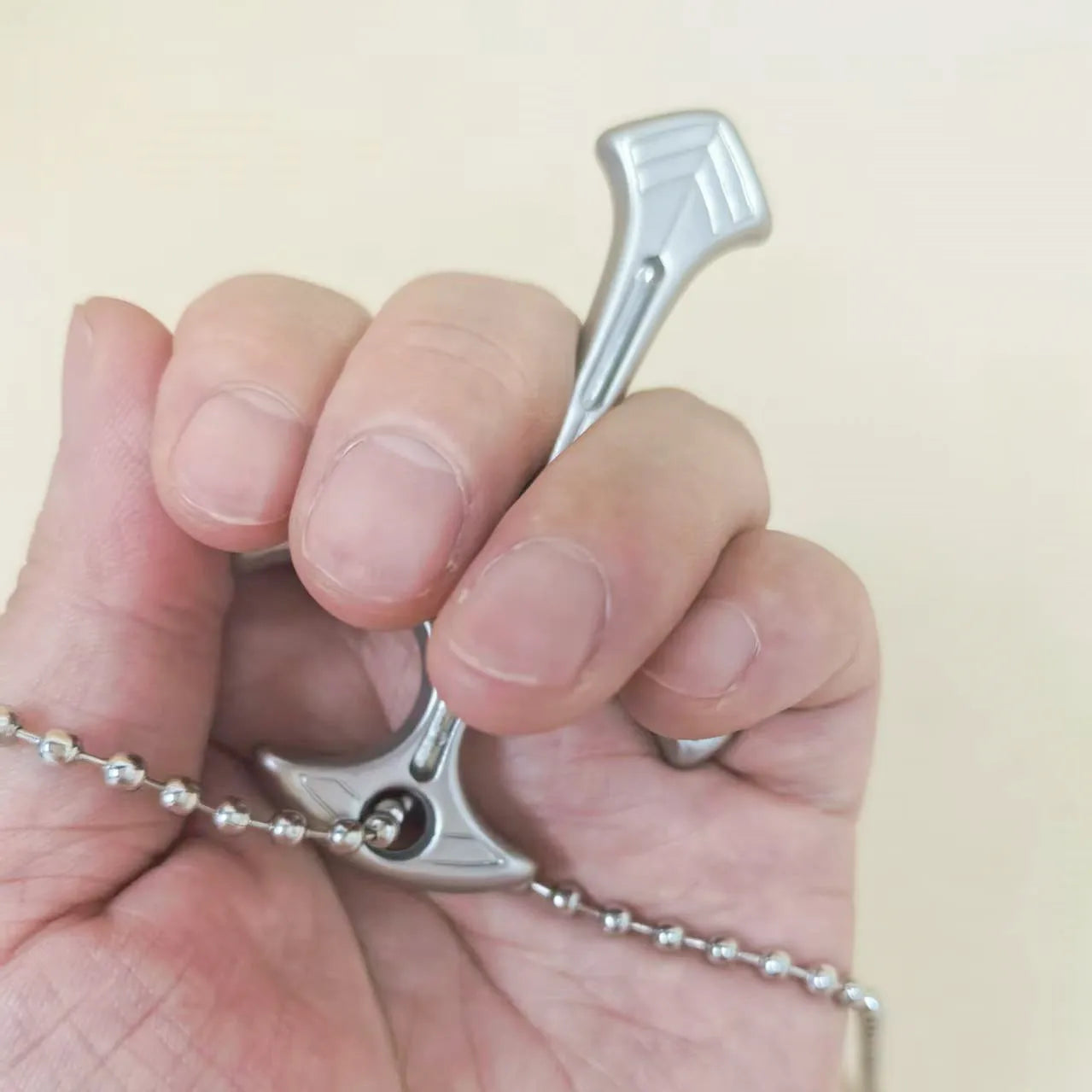 Cross Pendant Self Defense Necklace Portable Broken Window Emergency Aid Security Protection