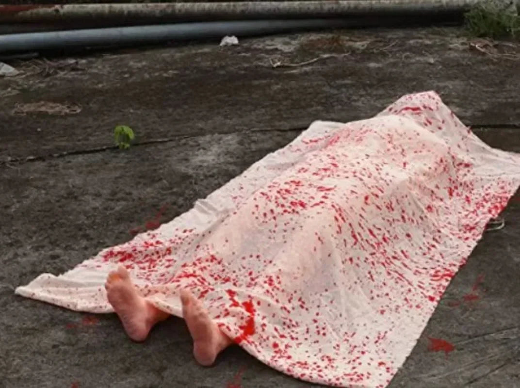 Halloween Props Decorations Outdoor Props Inflatable Mannequins Haunted Mansion and Secret Room Scary Atmosphere Decoration