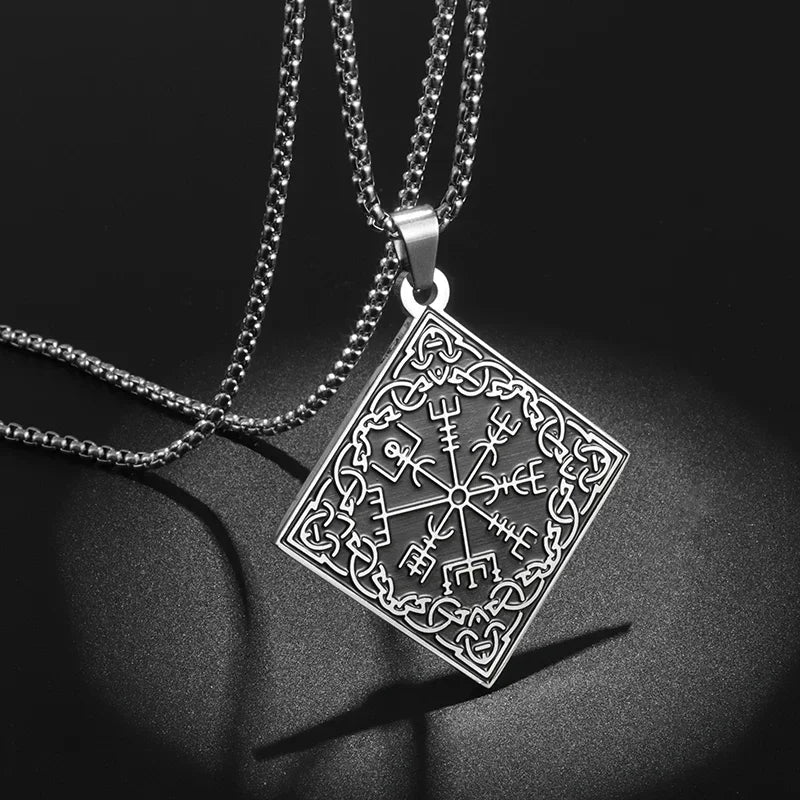 Gold Color Cross Compass Polaris Pendant Round Coin Necklace Men and Women Charm Hip Hop Rock Casual Party Jewelry Gift