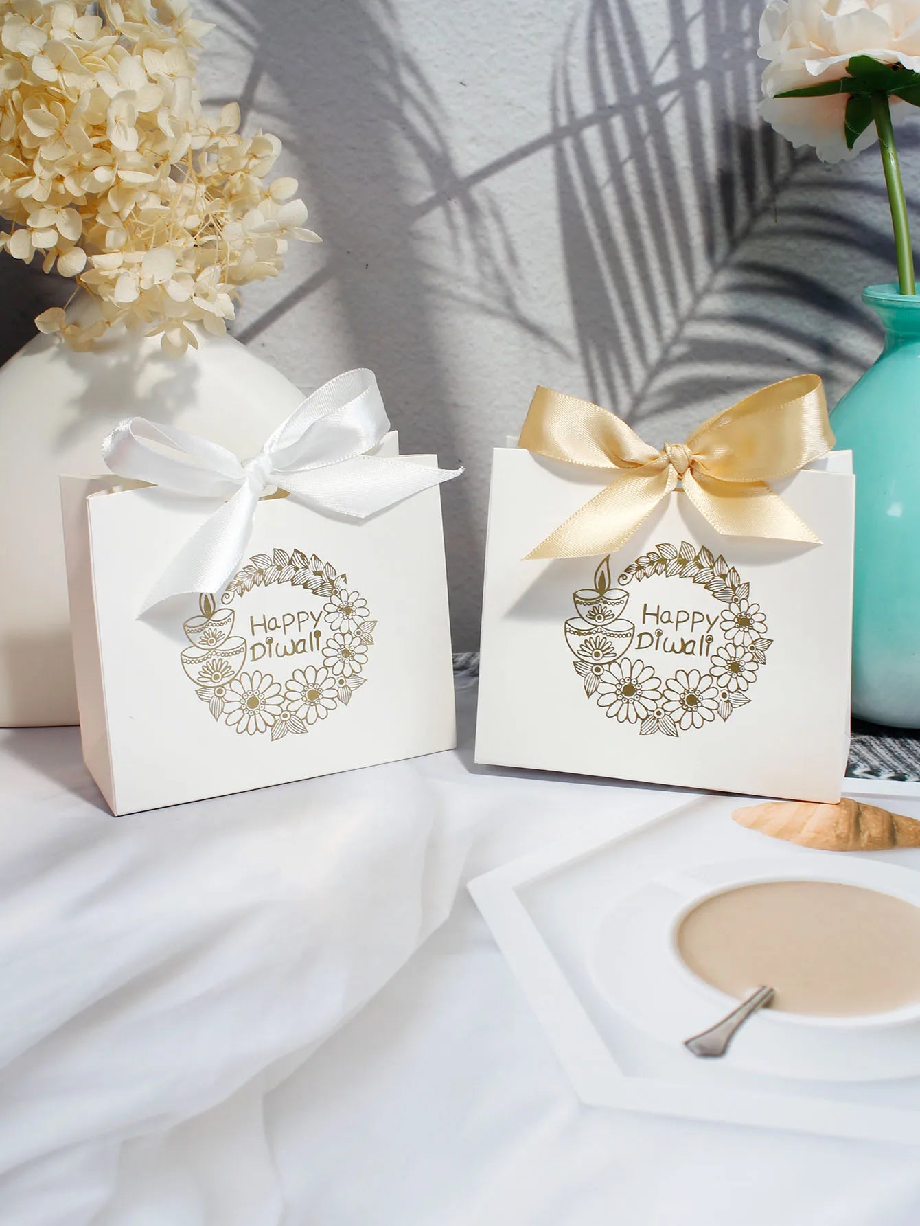 Indian Diwali candy box with four styles of ribbons, suitable for festivals, parties, family gatherings, and other occasions