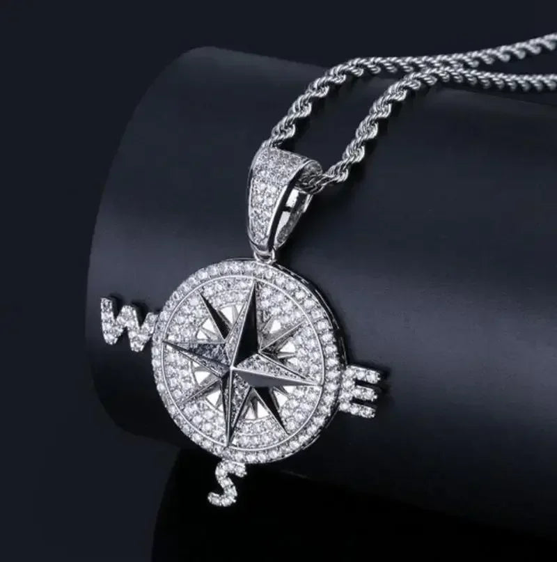 Gold Color Cross Compass Polaris Pendant Round Coin Necklace Men and Women Charm Hip Hop Rock Casual Party Jewelry Gift